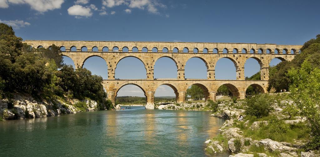 Kyriad Nimes Centre Exterior photo
